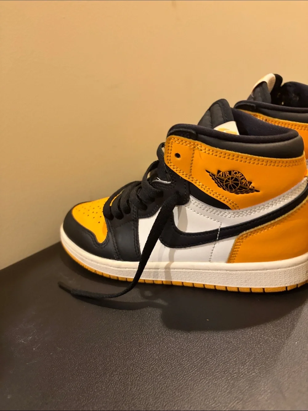 Nike Kids High-Top Sneakers in Black, Yellow and White